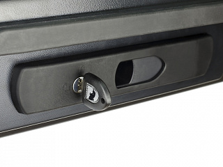 Автобокс Broomer Venture L (430л) с системой Fast Mount (Чёрный глянец)