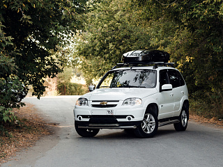 Автобокс Broomer Venture L (430л) с системой Fast Mount (Чёрный глянец)