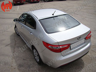 Козырек на стекло Kia Rio III (2011 - 2017) + УСТАНОВОЧНЫЙ КОМПЛЕКТ