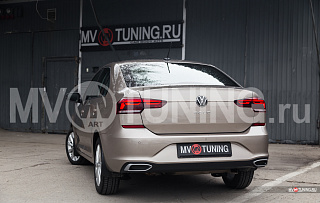 BLACK. Имитация насадок глушителя(выхлопа) крашенные для VW Polo Liftback 2020 - 2023