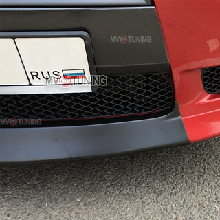 Средняя вставка между передними клыками широкая Mitsubishi Lancer X (2007-2016)