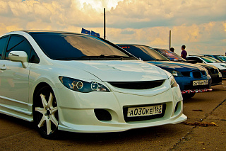 Передний бампер INGS Extreem Honda Civic 4D (2006-2012)