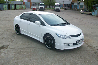Пороги "Mugen Style" Honda Civic 4D (2006-2012) + УСТАНОВОЧНЫЙ КОМПЛЕКТ