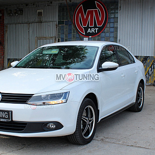 BLAKOUT EDITION. Пороги в стиле GLI Черный глянец VW Jetta VI (2010 - 2018) + УСТАНОВОЧНЫЙ КОМПЛЕКТ