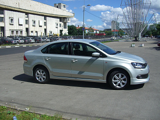 Пороги Volkswagen Polo Sedan (2010 - 2020) + УСТАНОВОЧНЫЙ КОМПЛЕКТ
