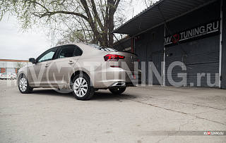 BLACK. Имитация насадок глушителя(выхлопа) крашенные для VW Polo Liftback 2020 - 2023
