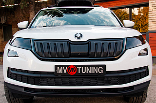 Обновленная версия! Зимний экран на быстросъемных креплениях для Skoda Kodiaq (2016-2021) верхний (текстурный пластик)
