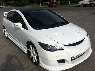 Передний бампер INGS Extreem Honda Civic 4D (2006-2012)