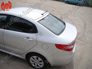 Козырек на стекло Kia Rio III (2011 - 2017) + УСТАНОВОЧНЫЙ КОМПЛЕКТ