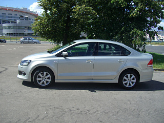 Пороги Volkswagen Polo Sedan (2010 - 2020) + УСТАНОВОЧНЫЙ КОМПЛЕКТ